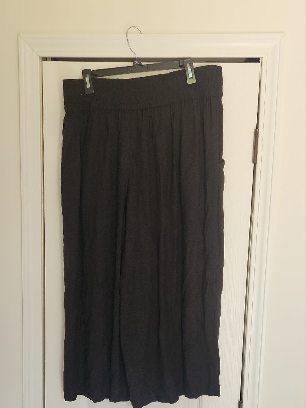 Time and Tru Black Wide-Leg Elastic Waist Pants with Pockets - Picture 3 of 4